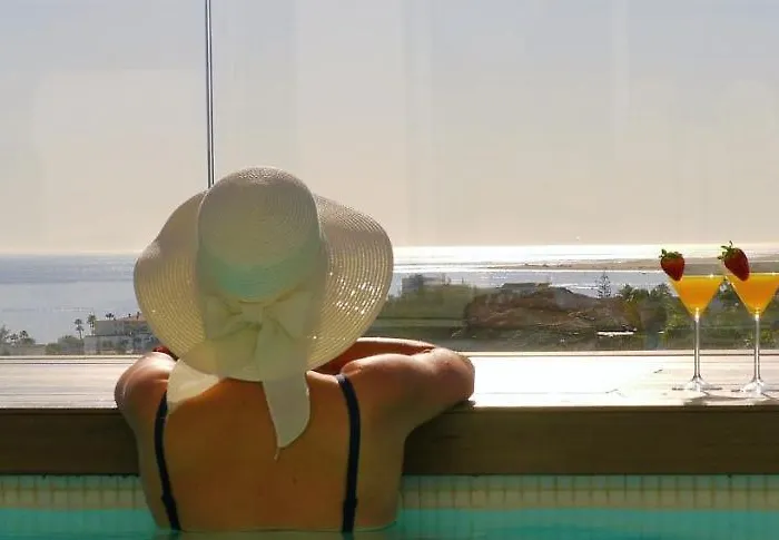Luxury Morelli With Seaview & Heated Pool 别墅 *