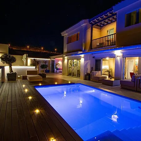 Luxury Morelli With Seaview & Heated Pool Villa