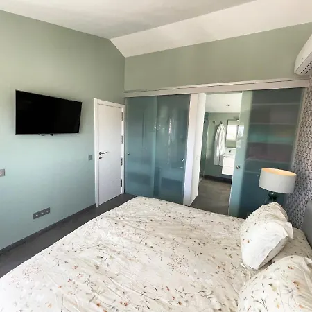 Luxury Morelli With Seaview & Heated Pool *