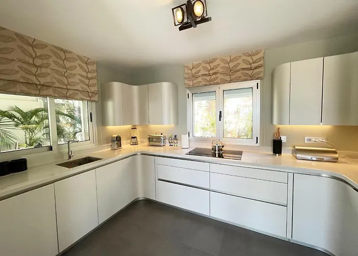 Вилла Luxury Morelli With Seaview & Heated Pool